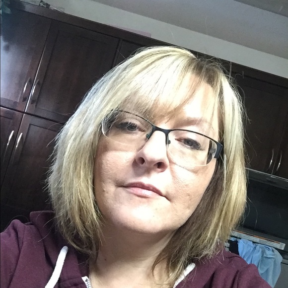 Meet your Posher, Erin - Picture 1 of 1